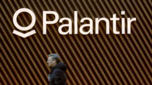 Palantir Gains, Pizza Hut Review, Kenvue $48.7B Deal