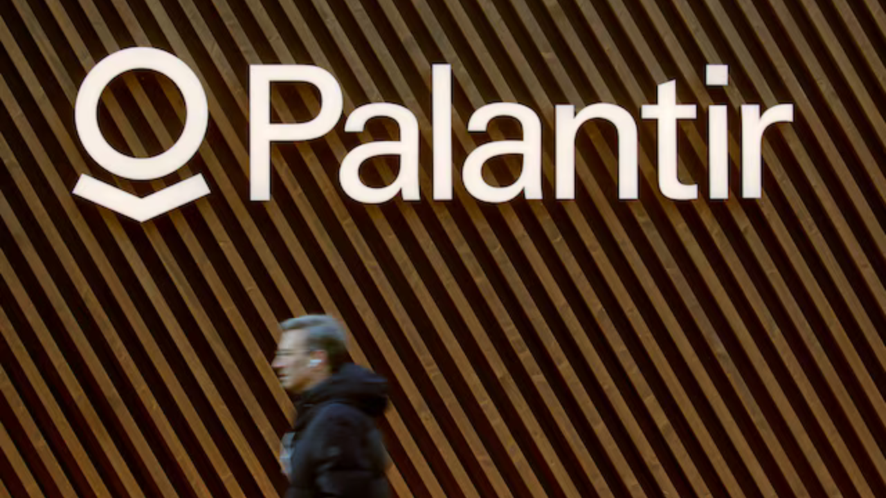 Palantir Gains, Pizza Hut Review, Kenvue $48.7B Deal